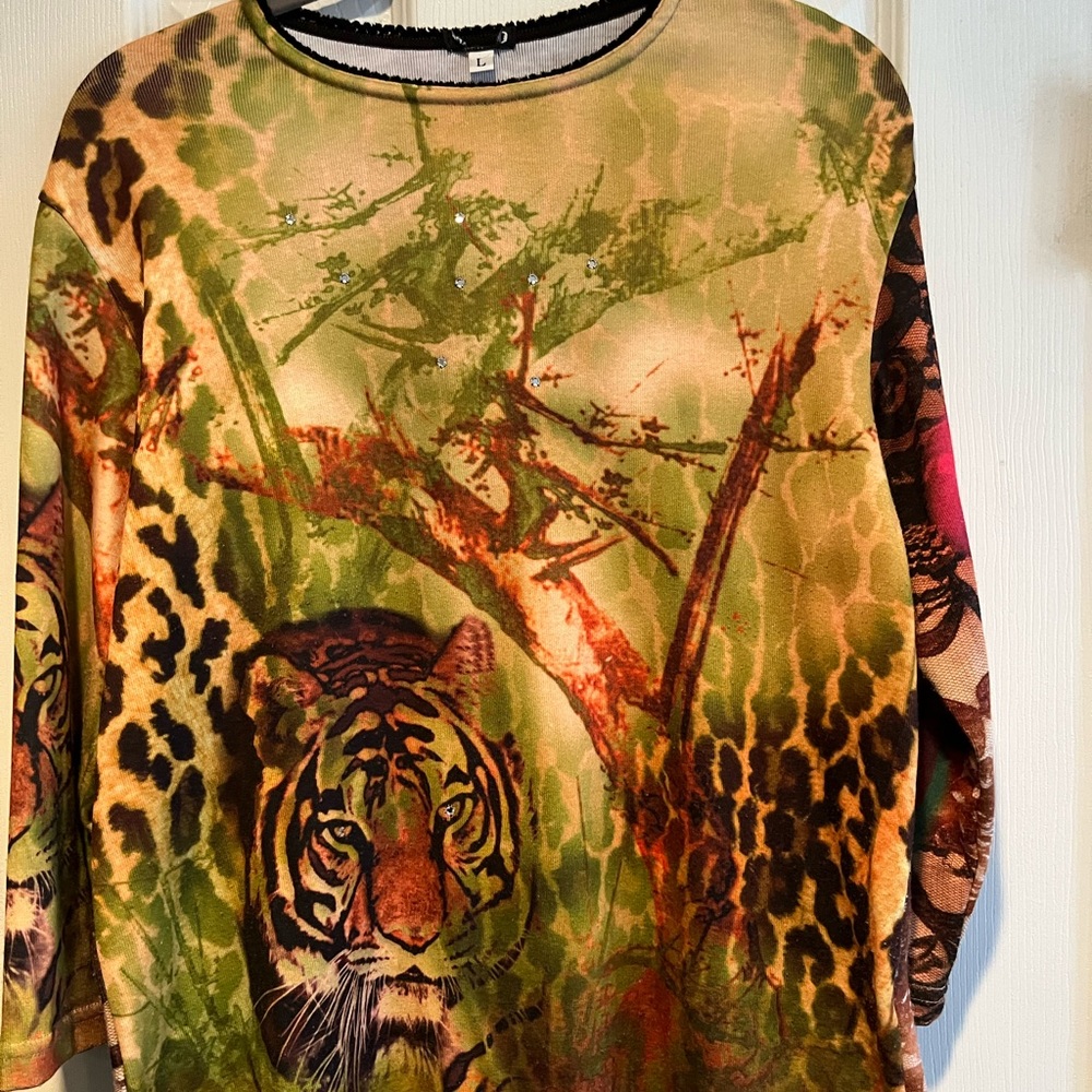 Vintage Tiger and animal print 3/4 sleeve top size Large